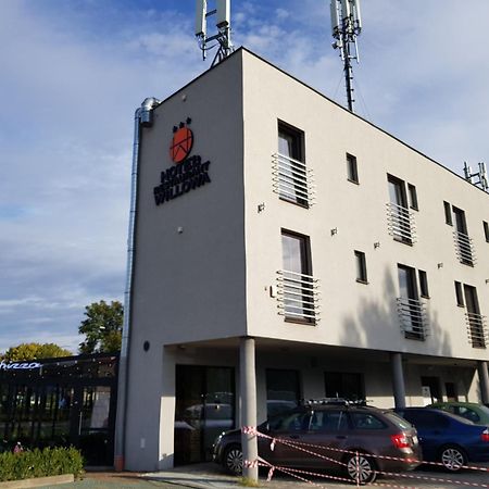 Hotel Willanova ลูบลิน ภายนอก รูปภาพ