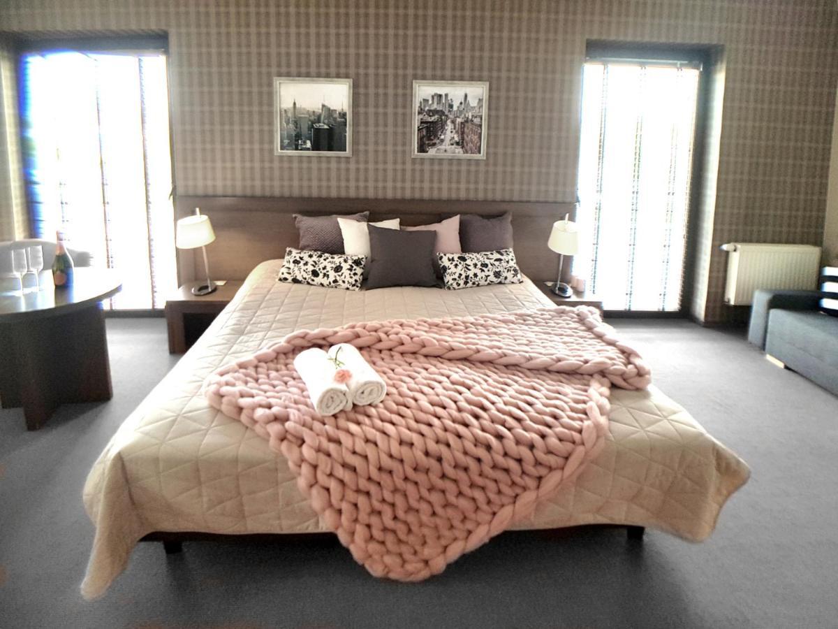 Hotel Willanova ลูบลิน ภายนอก รูปภาพ
