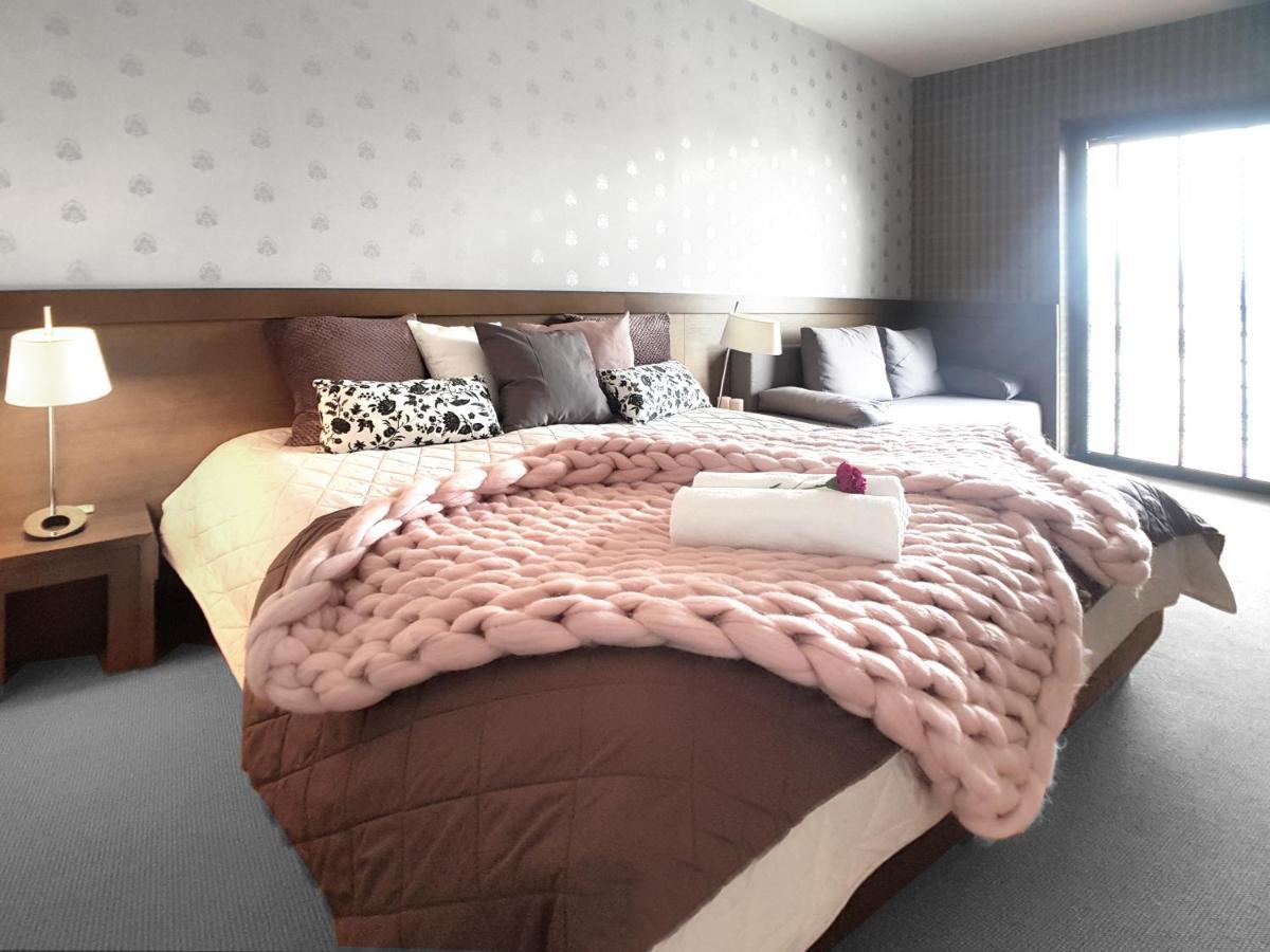 Hotel Willanova ลูบลิน ภายนอก รูปภาพ