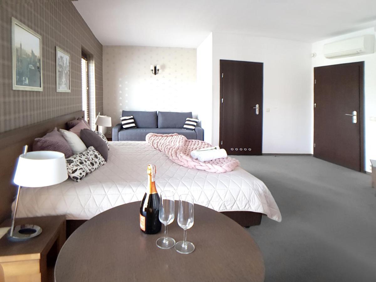 Hotel Willanova ลูบลิน ภายนอก รูปภาพ