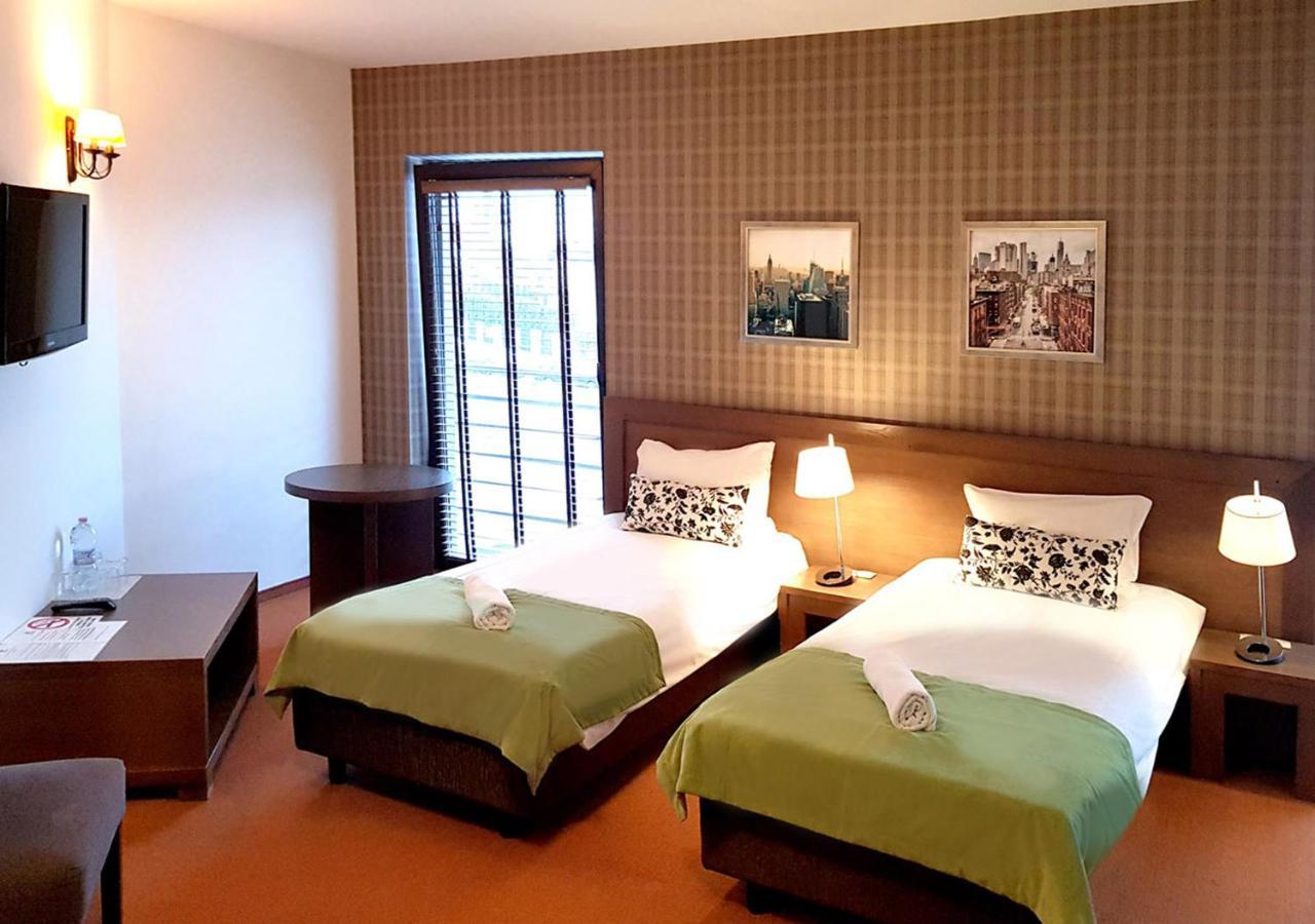 Hotel Willanova ลูบลิน ภายนอก รูปภาพ