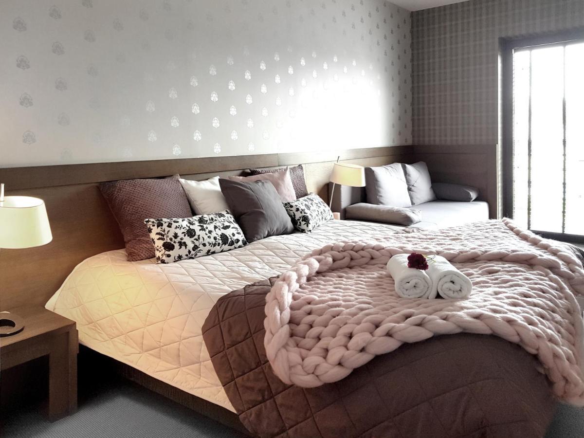 Hotel Willanova ลูบลิน ภายนอก รูปภาพ