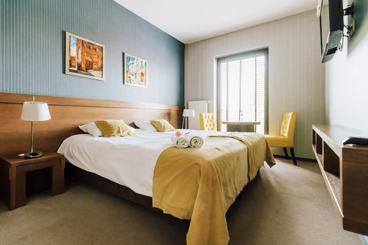 Hotel Willanova ลูบลิน ภายนอก รูปภาพ