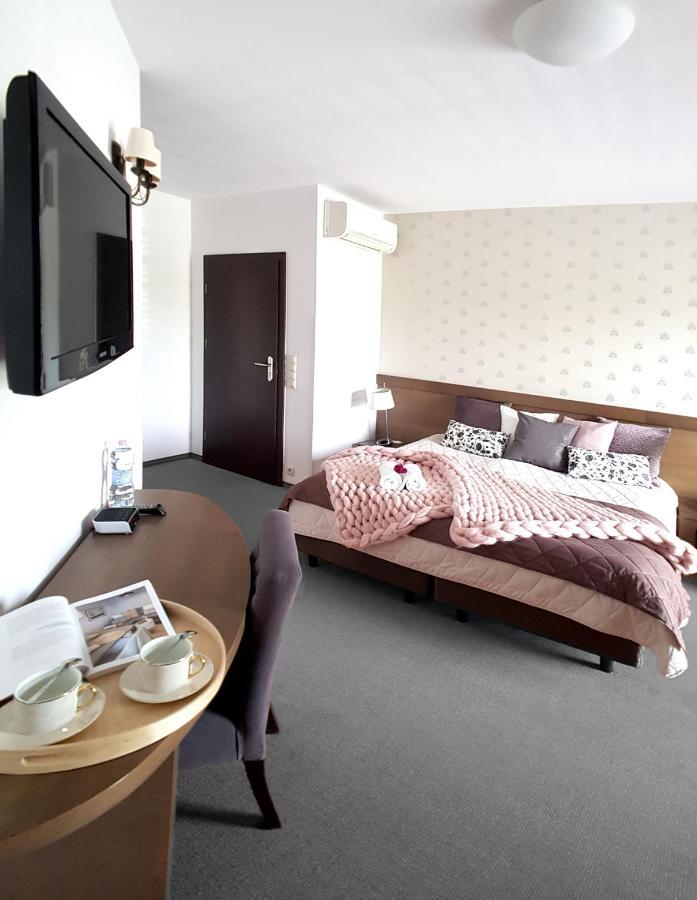 Hotel Willanova ลูบลิน ภายนอก รูปภาพ