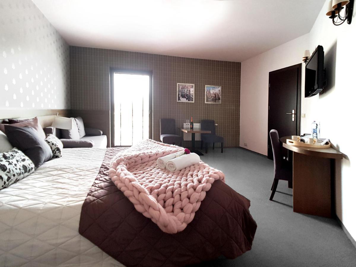 Hotel Willanova ลูบลิน ภายนอก รูปภาพ